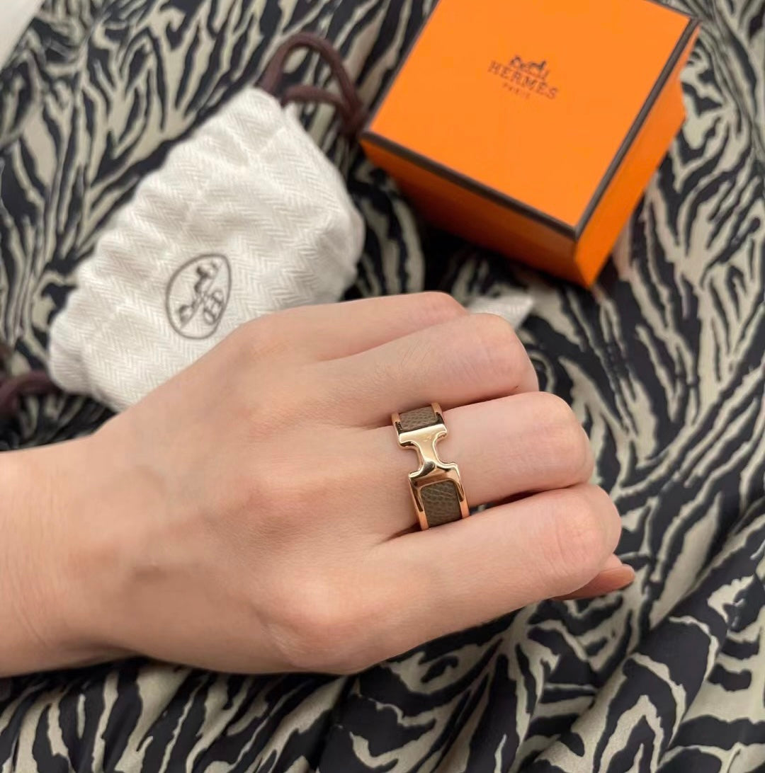 18K Olympe Hermes Ring
