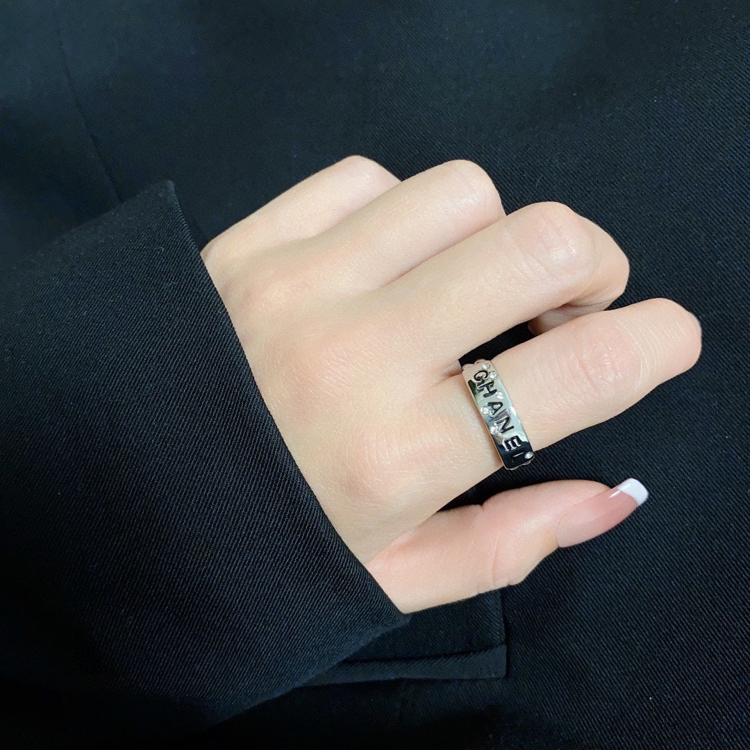 18K  Chanel Chain Link Ring